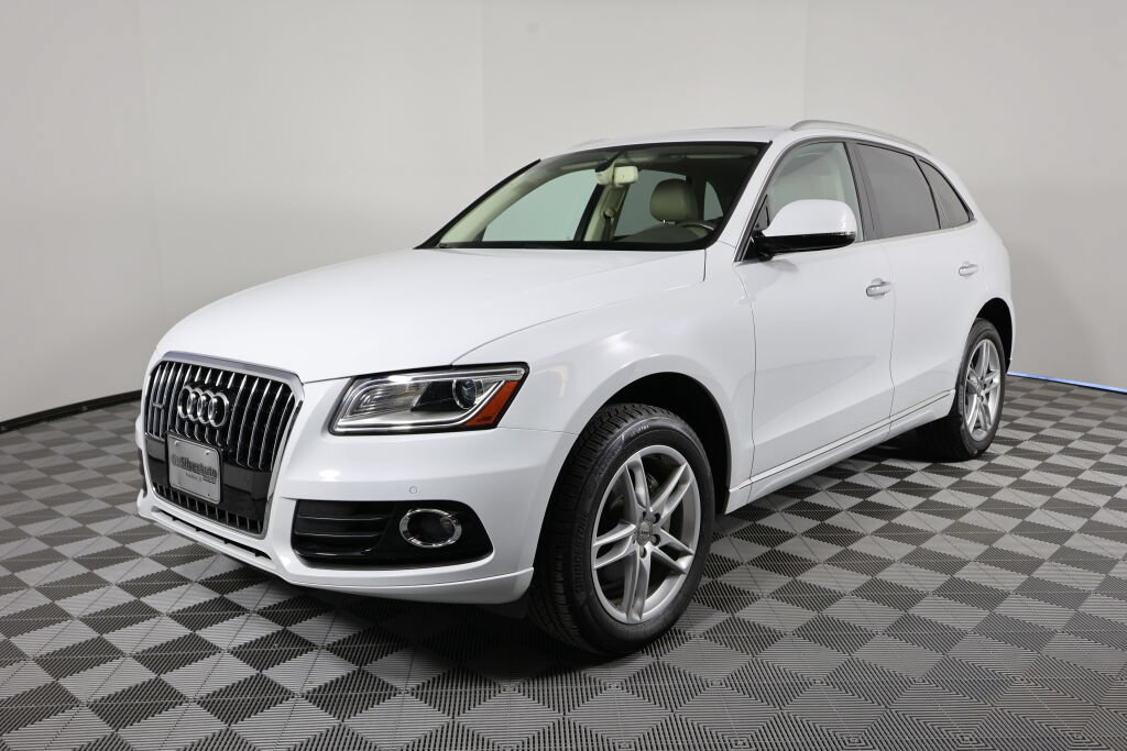 Used 2017 Audi Q5 2.0T Premium Plus w/ Technology Package AWD/4WD image 5