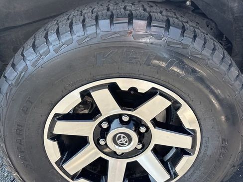 Used 2024 Toyota 4Runner TRD Off-Road Premium image 9