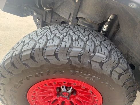 Used 2020 Jeep Wrangler Unlimited Sahara image 10