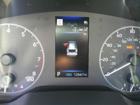 Used 2025 Toyota Corolla Cross L image 23