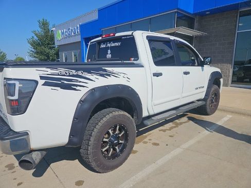 Used 2014 Nissan Titan SV w/ SV Value Truck Package AWD/4WD image 5