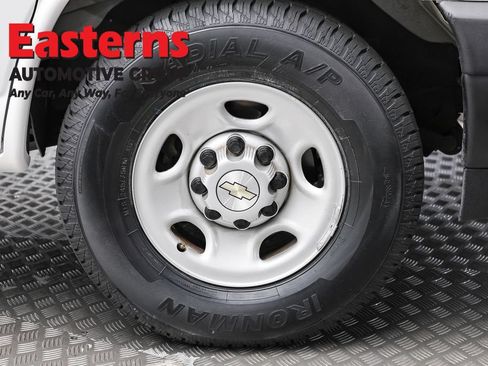 Used 2021 Chevrolet Express 2500 RWD image 25
