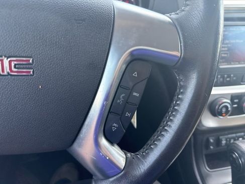 Used 2016 GMC Acadia SLE AWD/4WD image 22