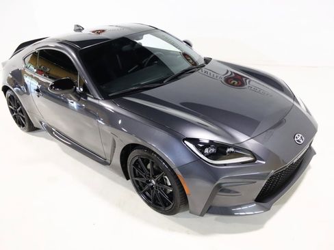 Used 2024 Toyota GR86 Premium image 11