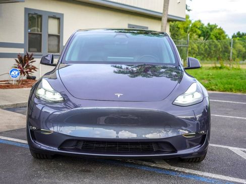 Used 2023 Tesla Model Y Performance AWD/4WD image 2