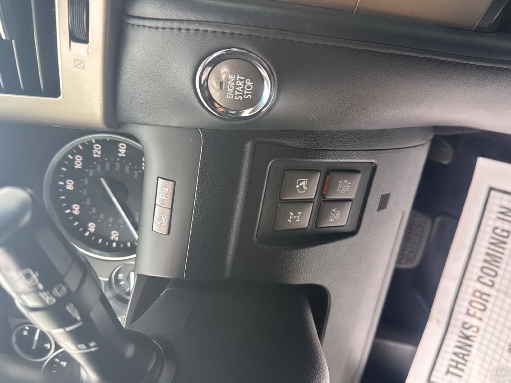 Used 2014 Lexus LX 570 4WD w/ Luxury Package image 29