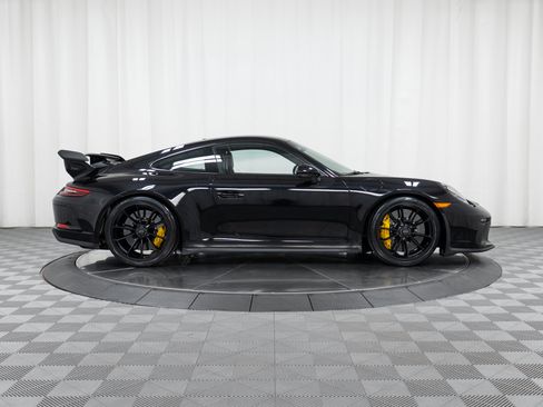 Certified 2018 Porsche 911 GT3 RWD image 8