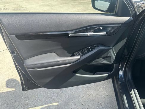 Used 2025 Kia Seltos S FWD image 11