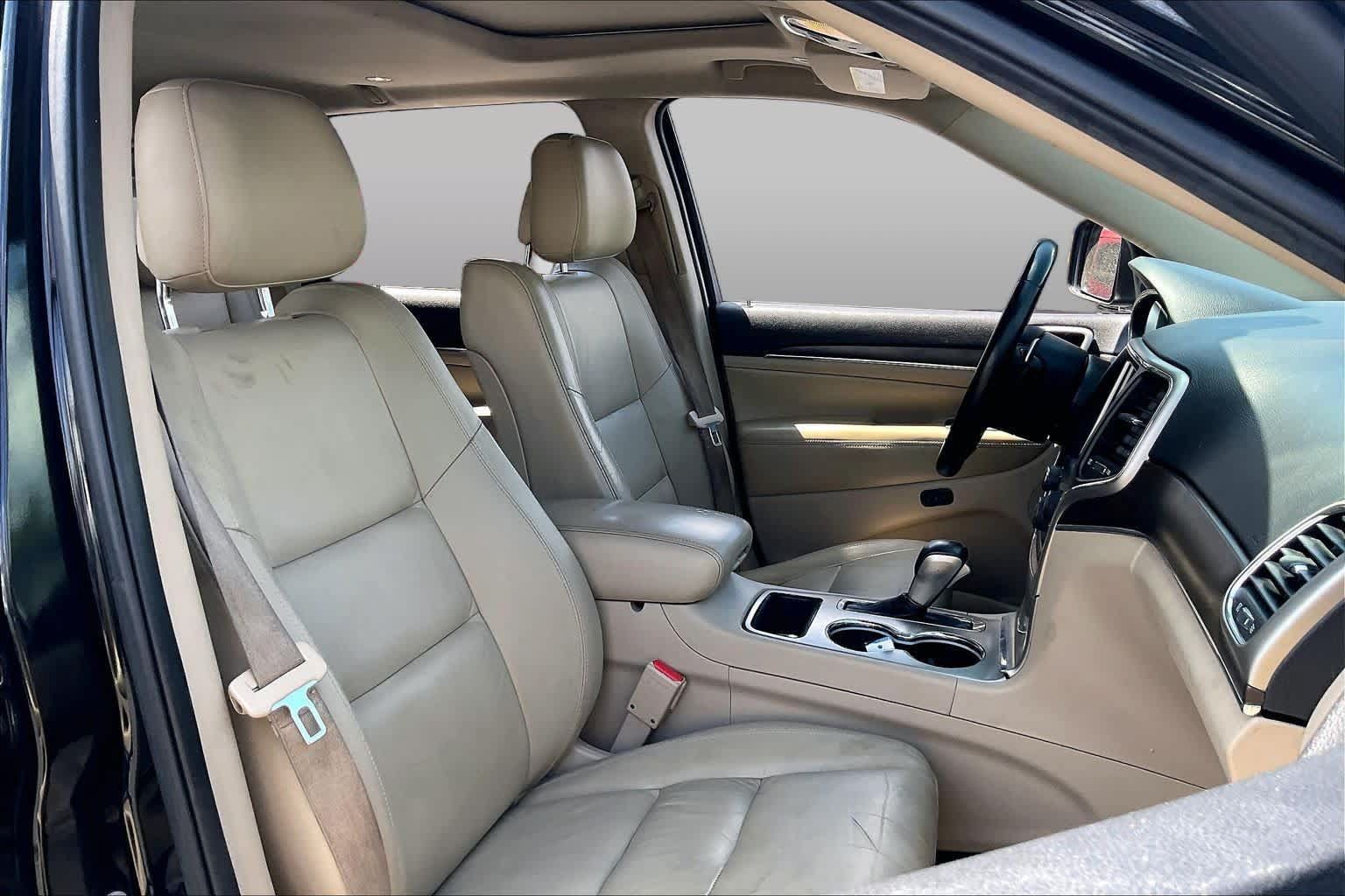 Used 2017 Jeep Grand Cherokee Limited RWD image 9