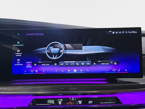 Used 2023 BMW 740i image 25