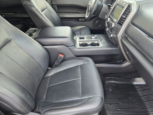 Used 2018 Ford Expedition XLT w/ Equipment Group 202A RWD image 13