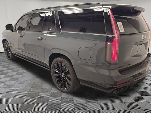 Used 2026 Cadillac Escalade ESV V w/ LPO, ONYX Package AWD/4WD image 5