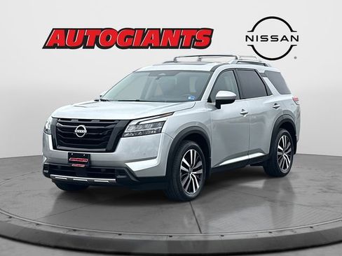 Used 2024 Nissan Pathfinder Platinum image 6
