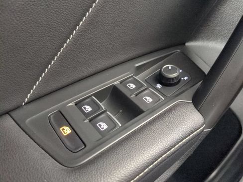 Used 2022 Volkswagen Tiguan SE FWD image 30