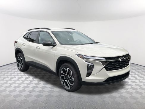 New 2026 Chevrolet Trax RS FWD image 3