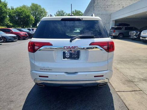 Certified 2018 GMC Acadia Denali w/ Technology Package FWD image 7
