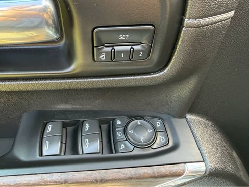 Used 2022 GMC Sierra 3500 Denali w/ Technology Package AWD/4WD image 13