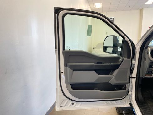 New 2026 Ford F550 4x4 Regular Cab Super Duty image 11