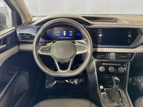 Certified 2023 Volkswagen Taos SE FWD image 21