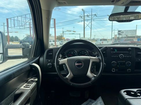 Used 2011 GMC Sierra 2500 SLE w/ SLE Preferred Package image 13