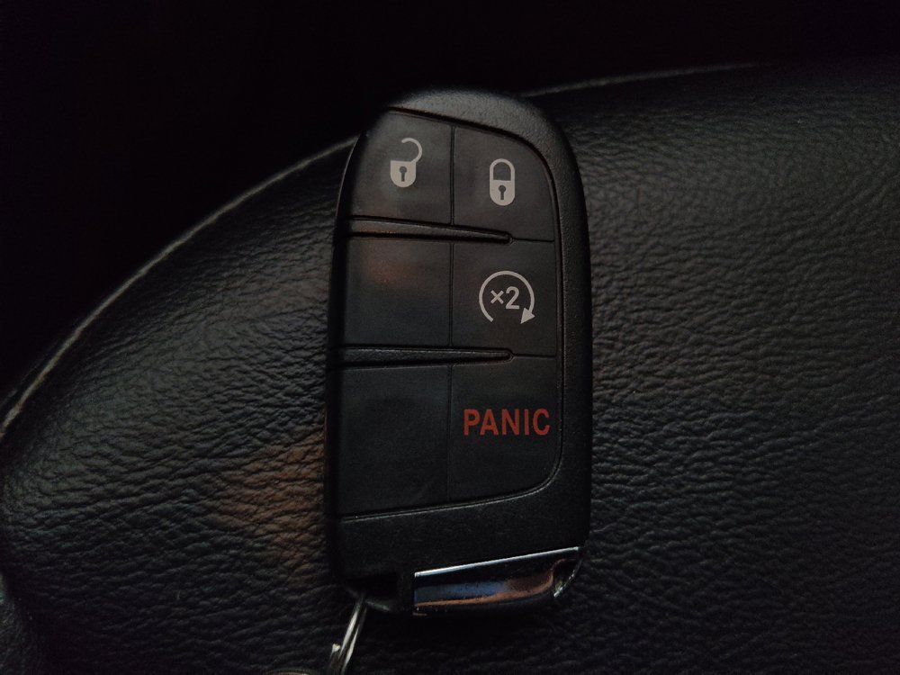 Used 2018 Jeep Compass Latitude w/ Popular Equipment Group FWD image 32