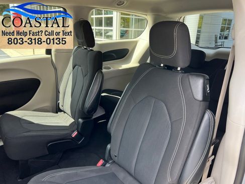 Used 2023 Chrysler Voyager LX FWD image 17