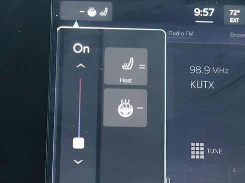 Used 2025 Jeep Compass Latitude image 22