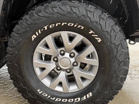 Used 2019 Toyota Tacoma SR5 image 38