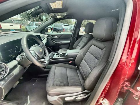 Certified 2026 Chevrolet Equinox LT w/ Safety and Technology Package FWD image 18