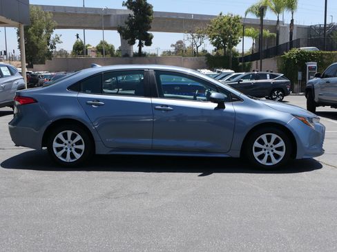 Used 2023 Toyota Corolla LE FWD image 2