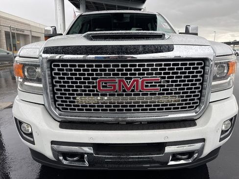 Used 2017 GMC Sierra 2500 Denali w/ Duramax Plus Package image 7