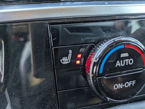 Used 2024 Nissan Pathfinder SV image 25