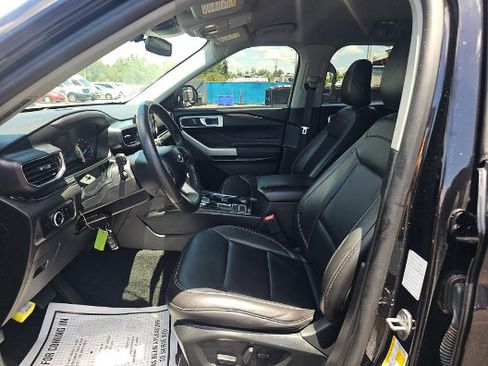 Used 2024 Ford Explorer XLT w/ Equipment Group 202A RWD image 6