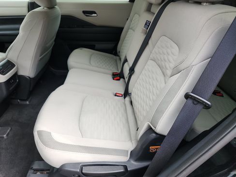Used 2022 Nissan Pathfinder SV FWD image 13