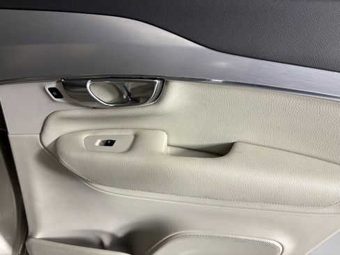 Used 2016 Volvo XC90 T5 Momentum image 15