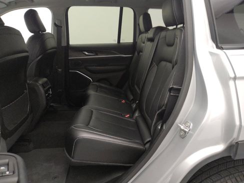 Used 2022 Jeep Grand Cherokee Limited 4xe image 18