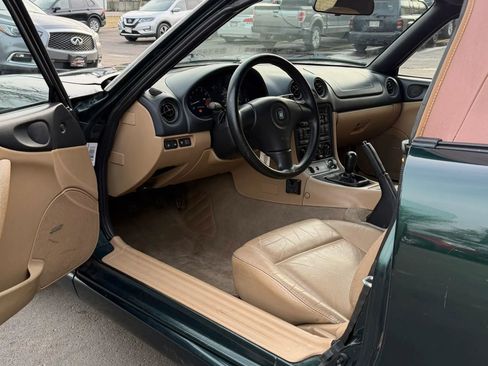 Used 1999 MAZDA MX-5 Miata RWD image 9