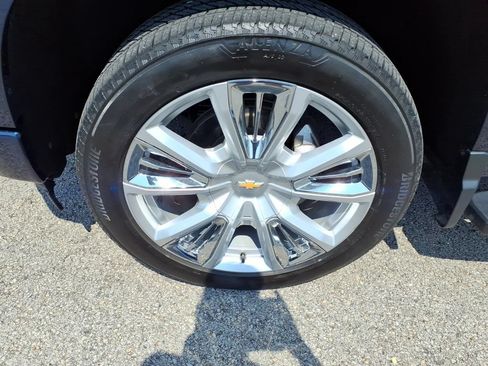 Used 2023 Chevrolet Silverado 1500 High Country AWD/4WD image 5