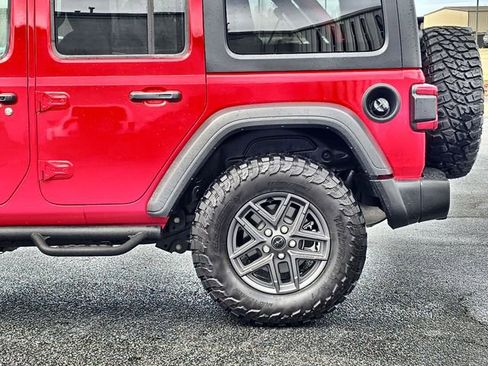 Used 2024 Jeep Wrangler Unlimited Sport AWD/4WD image 12