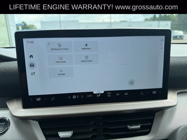 Used 2025 Ford Explorer Active AWD/4WD image 23