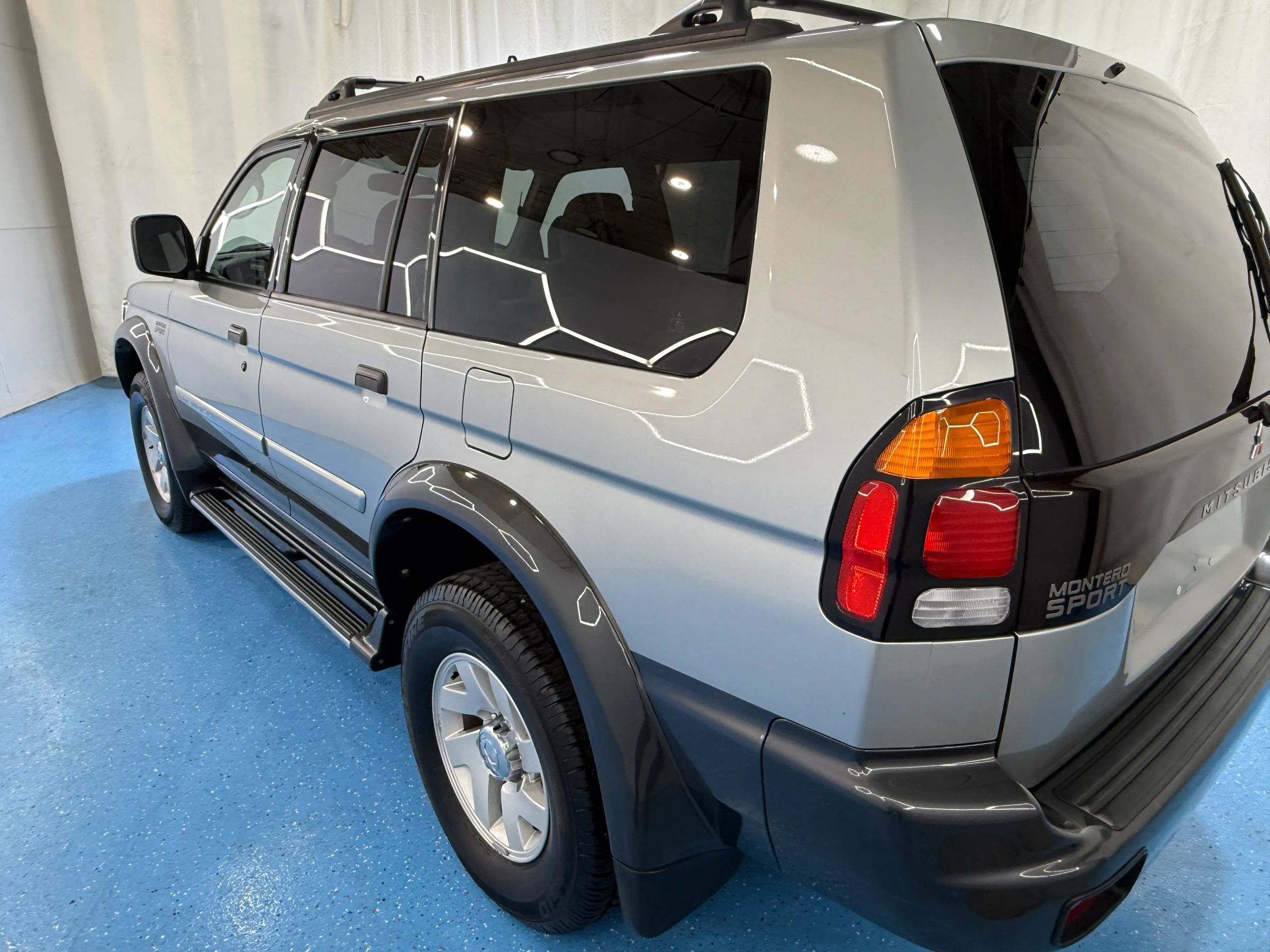 Used 2000 Mitsubishi Montero Sport XLS AWD/4WD image 6