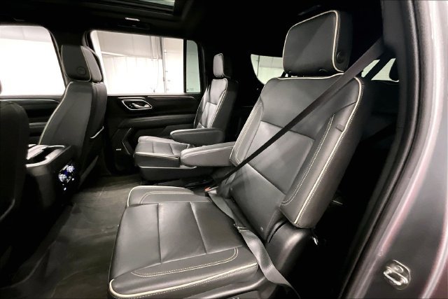 Used 2023 GMC Yukon XL SLT w/ SLT Premium Package AWD/4WD image 24