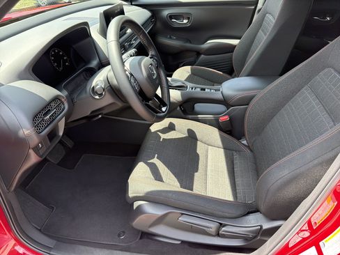 Used 2025 Honda HR-V Sport image 18