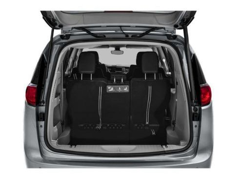 Certified 2019 Chrysler Pacifica Touring Plus w/ Cold Weather Group FWD image 12