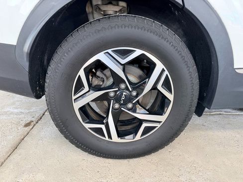 Used 2023 Kia Sportage LX image 14