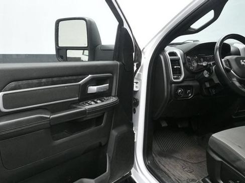 Used 2024 RAM 2500 Big Horn AWD/4WD image 18