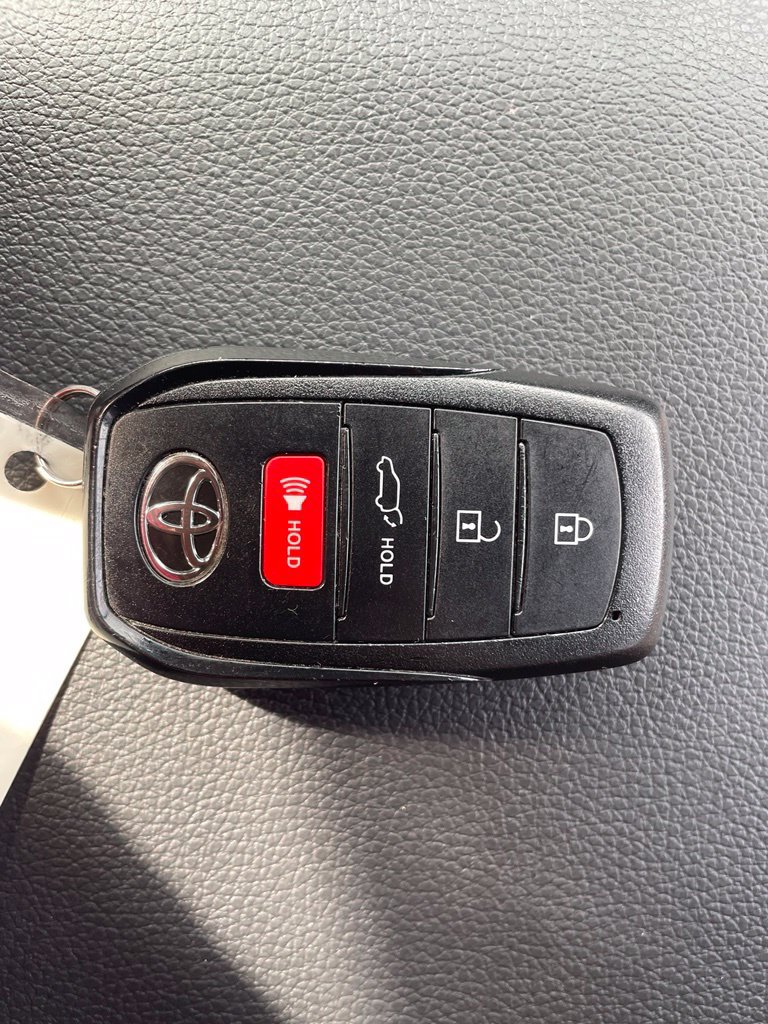 Used 2025 Toyota 4Runner Limited AWD/4WD image 18