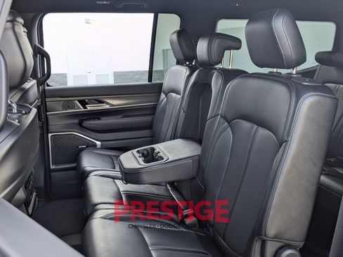 Used 2024 Jeep Wagoneer Series II w/ Flexible Seating Group RWD image 34