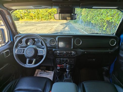 Used 2022 Jeep Wrangler Unlimited Rubicon 4xe w/ Cold Weather Group image 8