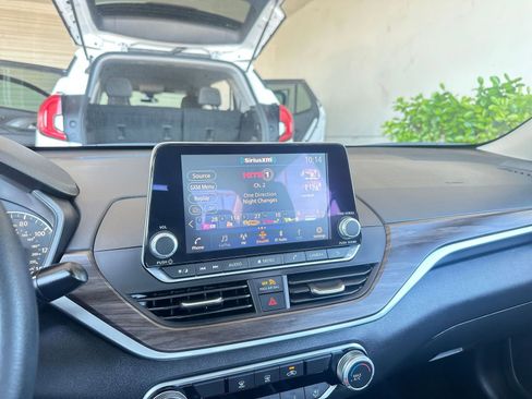 Used 2024 Nissan Altima 2.5 SV image 21